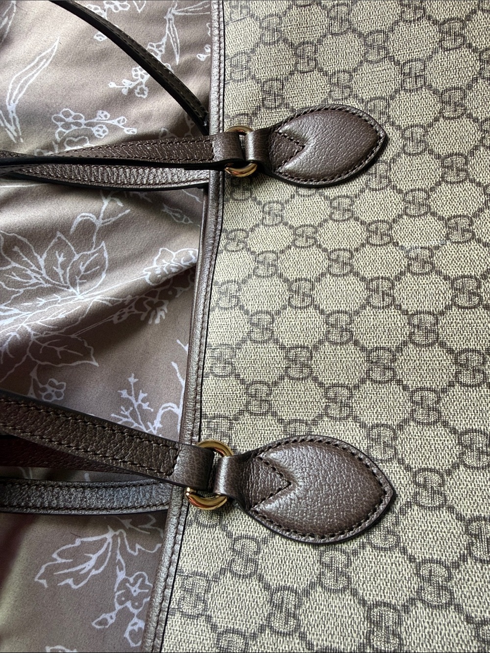 Gucci Beige and Brown Signature Tote - Picture 7 of 13